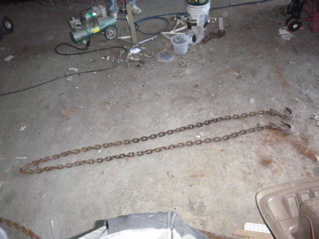 lot 180 image: Log Chain