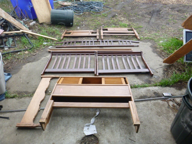lot 195 image: Miscellaneous Head and Foot Boards
