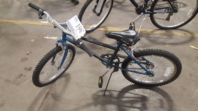 lot 361 image: TealBlack Magna Youth Bike, 16 Rim