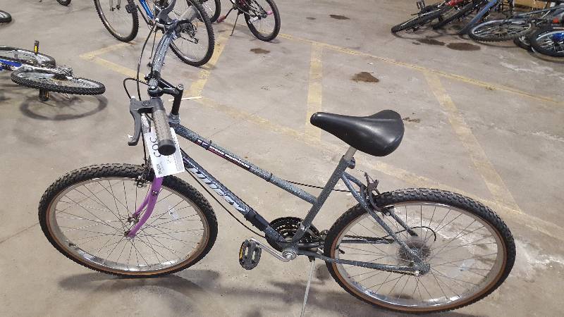 lot 365 image: SilverPurple Huffy Stone Mountain Bike, 22 Rim