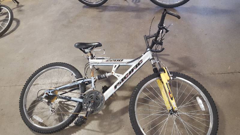 pacific yx 2200 mountain bike