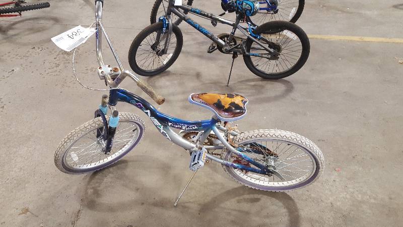 lot 384 image: Girls Next Tropical Splash Bike, 16 Rim