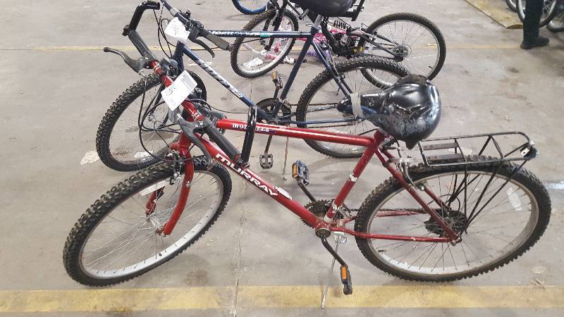 lot 396 image: Boys Murray Bike, 22 Rim