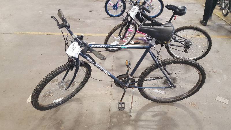 lot 397 image: Steel Blue Huffy Northeast Bike, 22 Rim