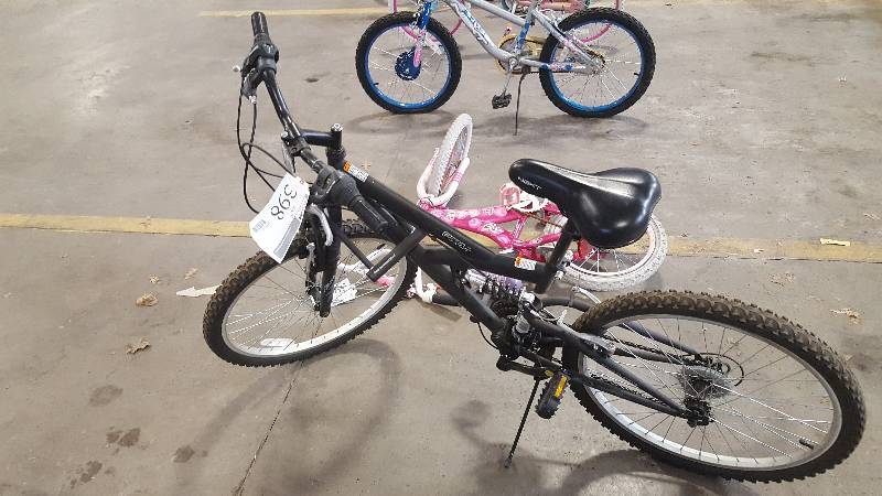 lot 398 image: Black Next Mountain Bike, 20 Rim
