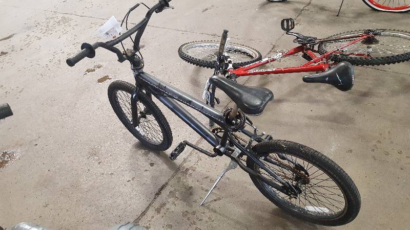 lot 413 image: Black BMX Trick Bike, 16 Rim