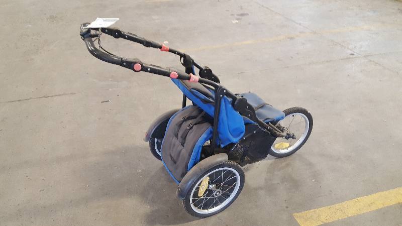 lot 417 image: Tricycle Baby Stroller