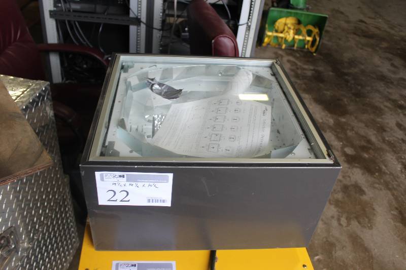 lot 22 image: Thomas Lighting Reflector