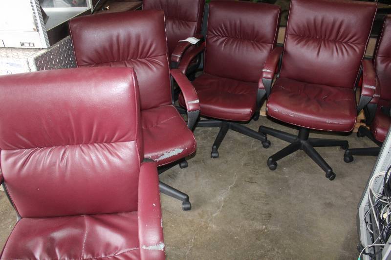 lot 25 image: Lot of (7) Office Chairs
