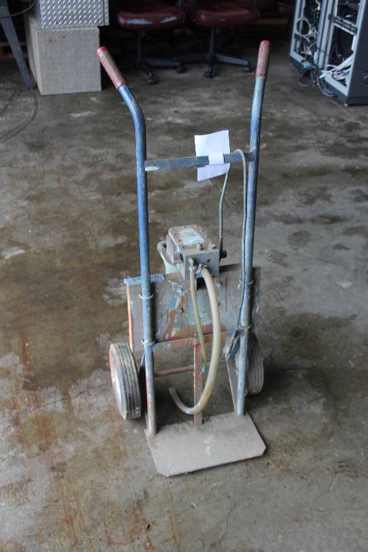lot 27 image: Campbell Hausfeld Airless Paint Sprayer