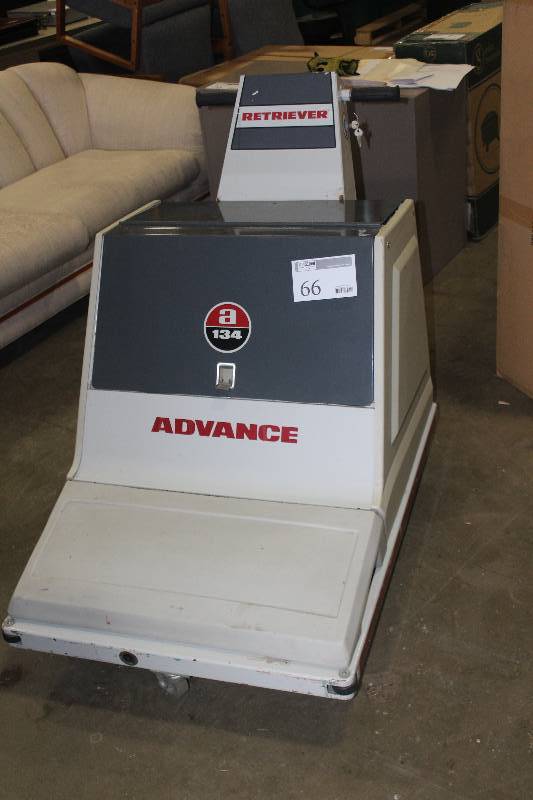 lot 66 image: Advance Retriever 134A Walk-behind Sweeper