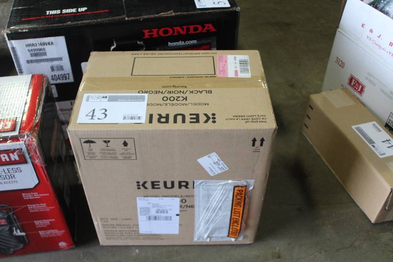 lot 43 image: Keurig Coffee Maker