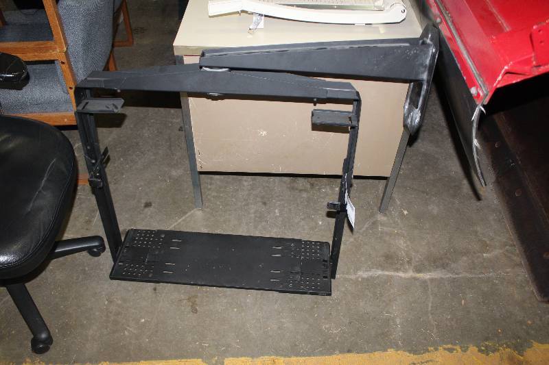 lot 72 image: TV Wall Mount