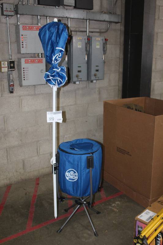 lot 89 image: 360 Vodka LOGO Cooler w Umbrella Stand