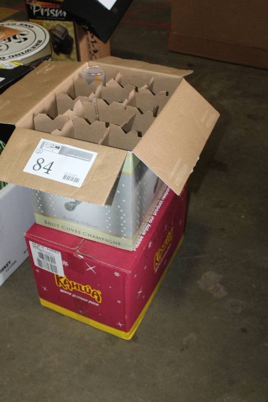 lot 84 image: Lot of (2) Boxes of Decorative Bar Glassware Including LOGO Bar Glassware Variety 9 Dozen