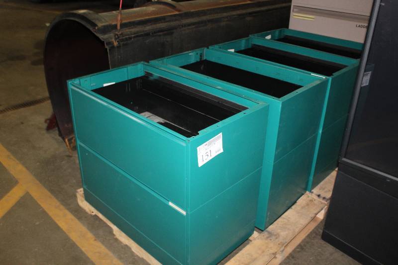 lot 151 image: Lot of (2) 2-Drawer Filing Cabinets