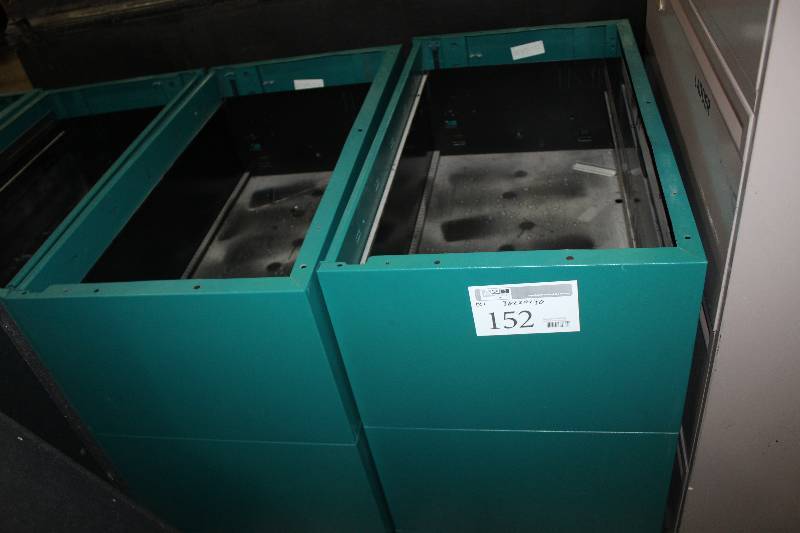 lot 152 image: Lot of (2) 2-Drawer Filing Cabinets
