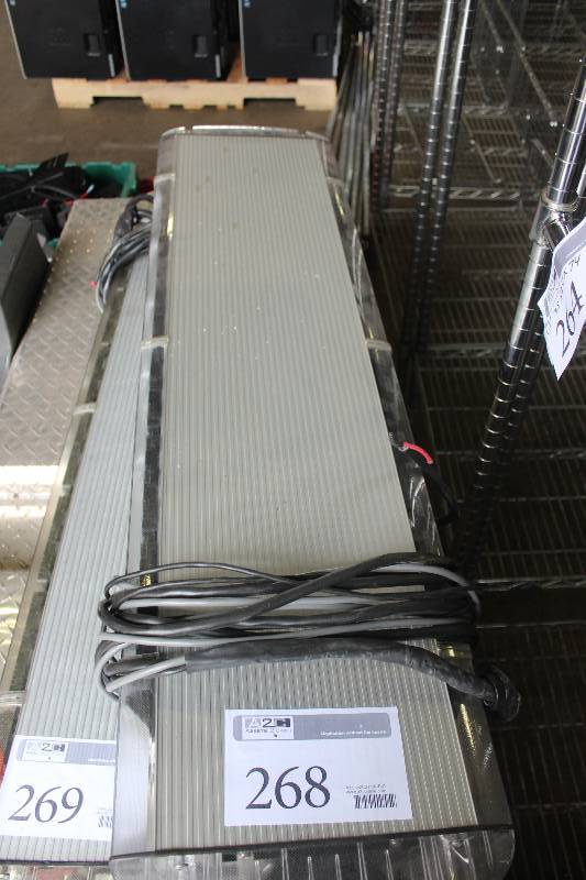 lot 268 image: Light Bar