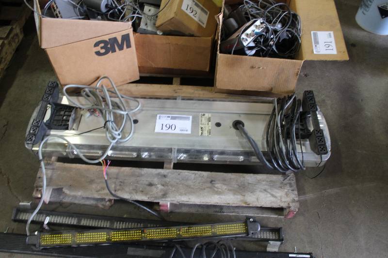 lot 190 image: Whelen LFL Liberty Light Bar