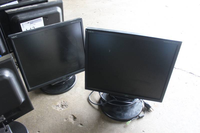lot 139 image: Lot of (2) NEC 17 LCD Monitors