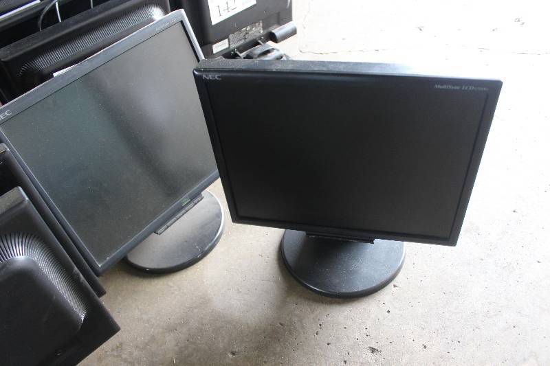 lot 138 image: Lot of (2) NEC 17 LCD Monitors