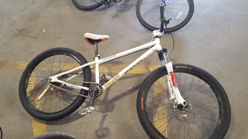 lot 318 image: White Rocky Mountain Mountain Bike, 22 Rim