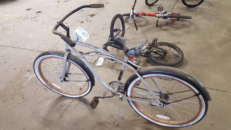 lot 329 image: Huffy Bike, 22 Rim