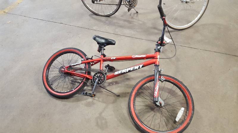 lot 346 image: Razor Bike, 16 Rim