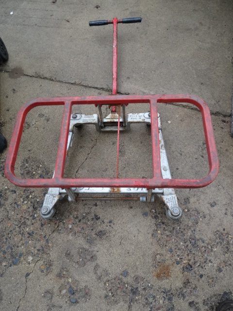 lot 49 image: Deck Dolly Great For Lifting Lawn