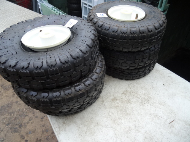 lot 35 image: 6 Balloon Tires New Rims  New Tires