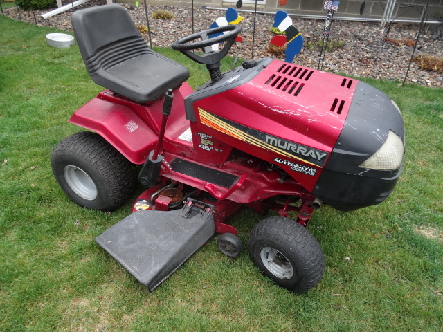 lot 1 image: Murray 18 HP 46 Deck Riding Lawn