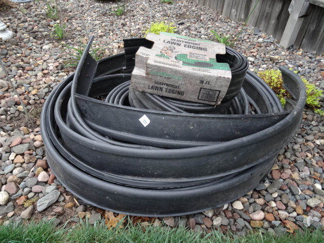 lot 11 image: Misc Lawn Edging