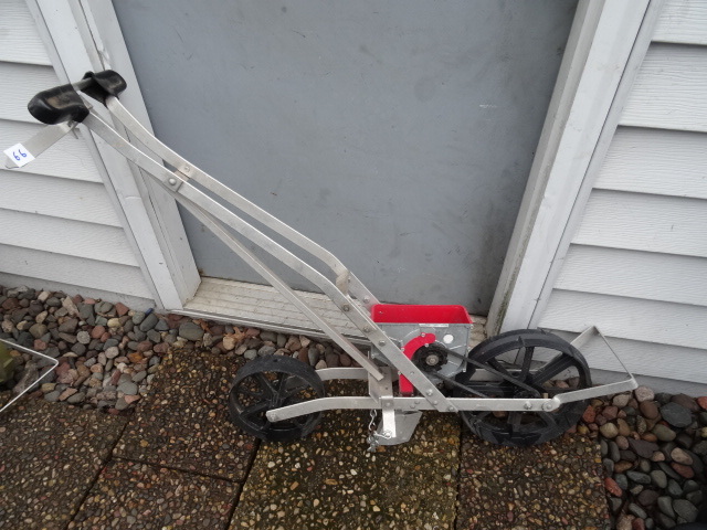 lot 66 image: Earthway Precision Garden Seeder