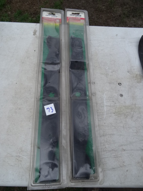 lot 73 image: Craftsman 38 Mower Blades 7124671