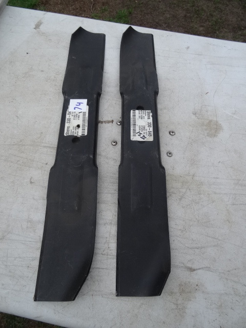 lot 74 image: 2 Lawn Boy Mower Blades