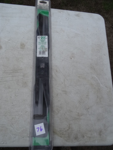 lot 76 image: 20 Mulching Blade New