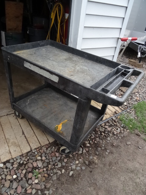 lot 79 image: Rubbermaid Poly Shop Cart 26 X 45 X 33