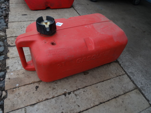 lot 80 image: 6 Gallon Out Board Motor Tank,