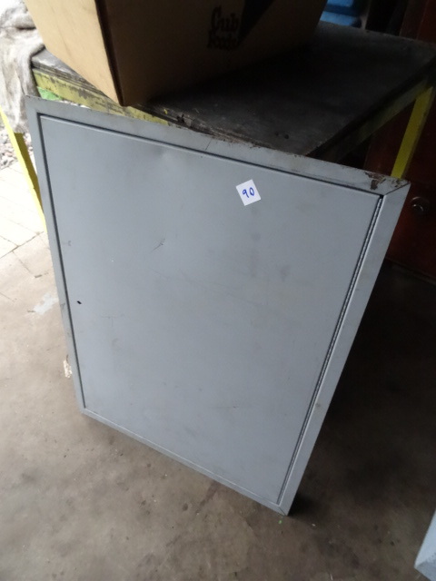 lot 90 image: In Wall Mount Fire Door 22 X 30