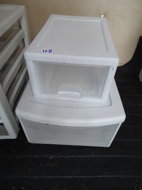 lot 108 image: 2 Sterilite Drawer Bins