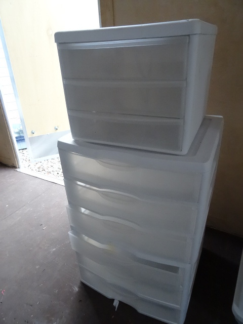lot 111 image: 2 Sterilite Drawer Bins 1 is 6 Drawer