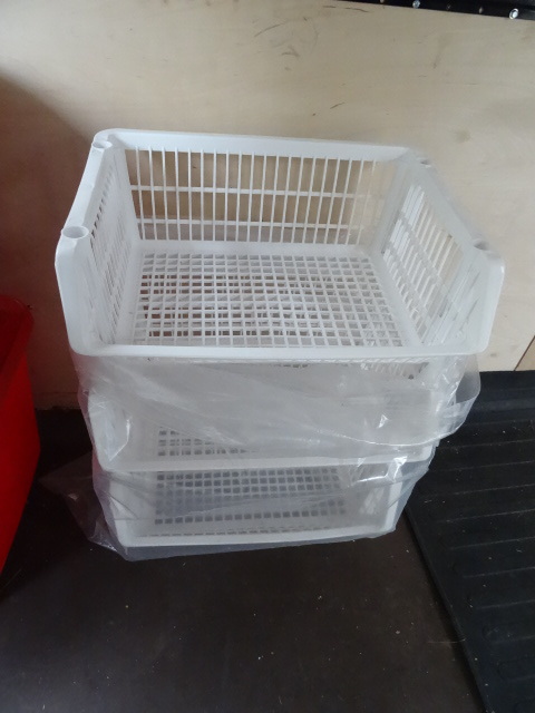 lot 117 image: 3 Tier Stacking Bin