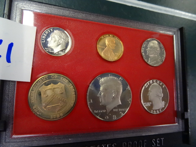 lot 141 image: United States Mint Proof Set 1982