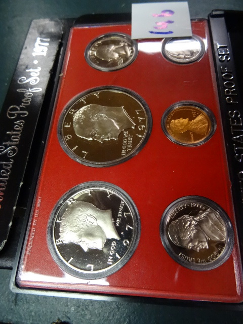lot 146 image: United States Mint Proof Set  1977