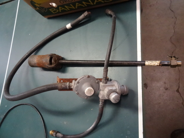 lot 182 image: Brush Burner Dual Tank LP Hook Up