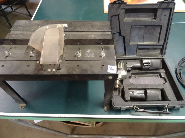 lot 186 image: Router Table Black and Decker