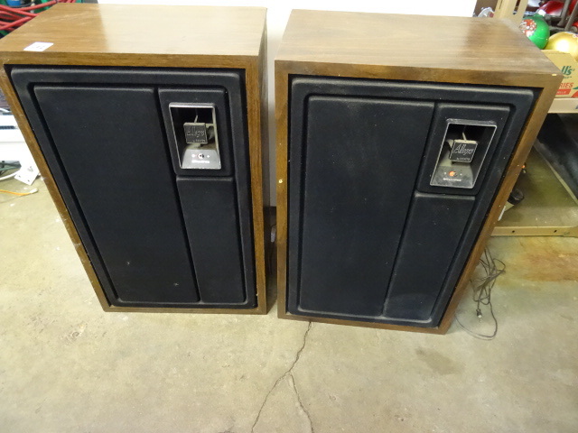 lot 202 image: Allegro by Zenith Stereo Speakers