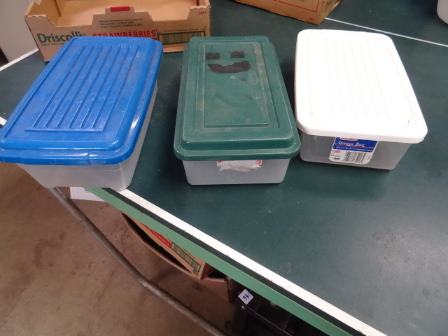 lot 218 image: 3 Tubs with Lids