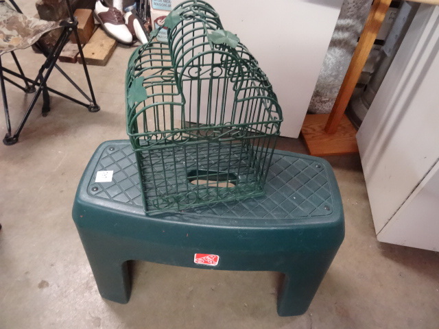 lot 237 image: Step 2 Garden Bench