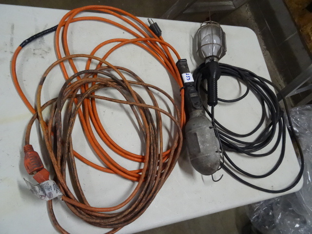lot 253 image: 2 Trouble Lights 20  25 Extension Cord